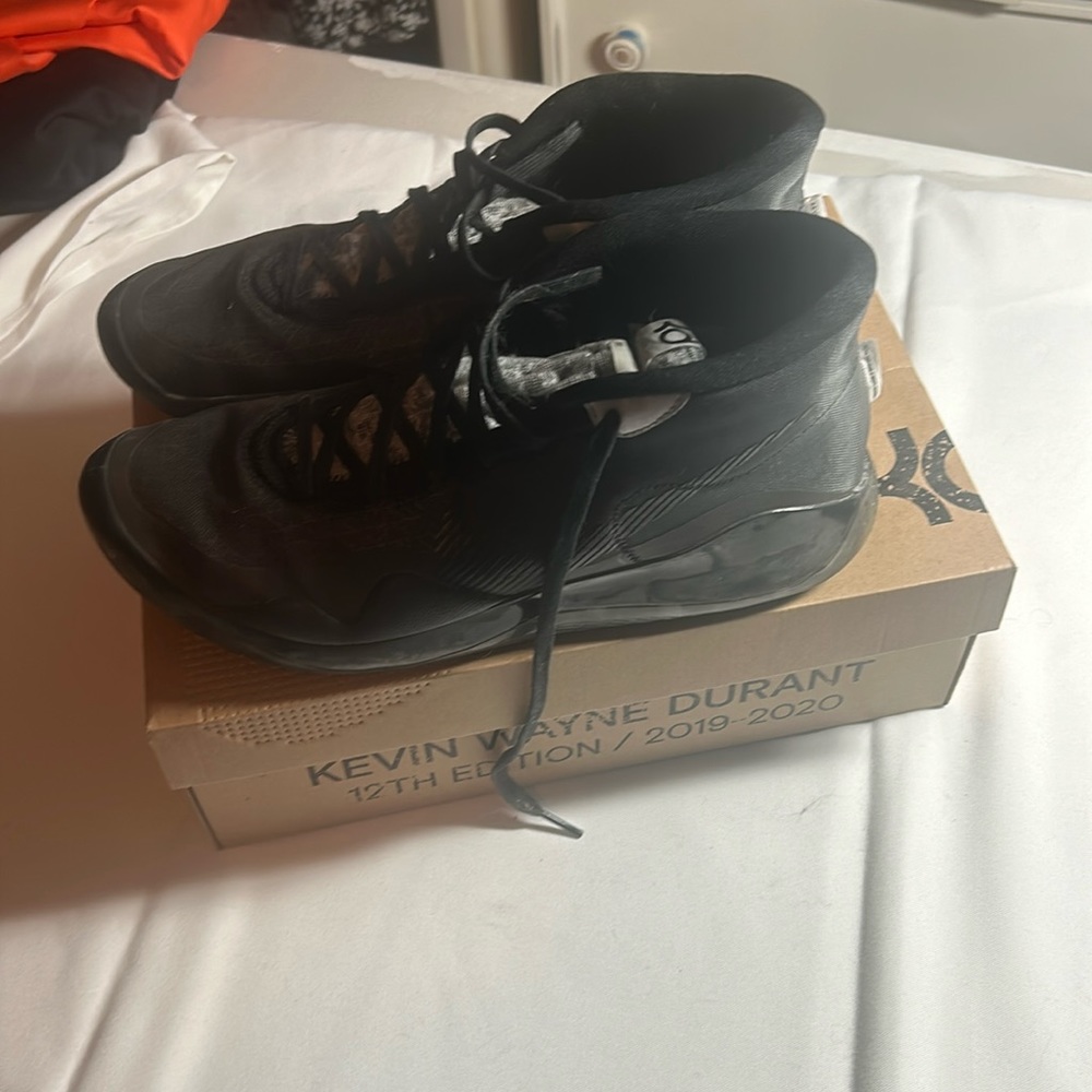 NIKE ZOOM KD12 men’s shoes size 10.5